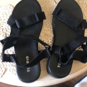 Torrid black sandals size 9ww